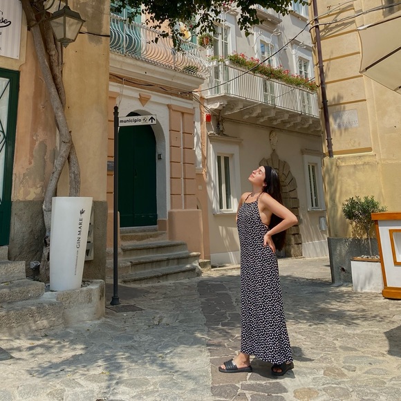 Meet your Posher, Rachael - Picture 2 of 3